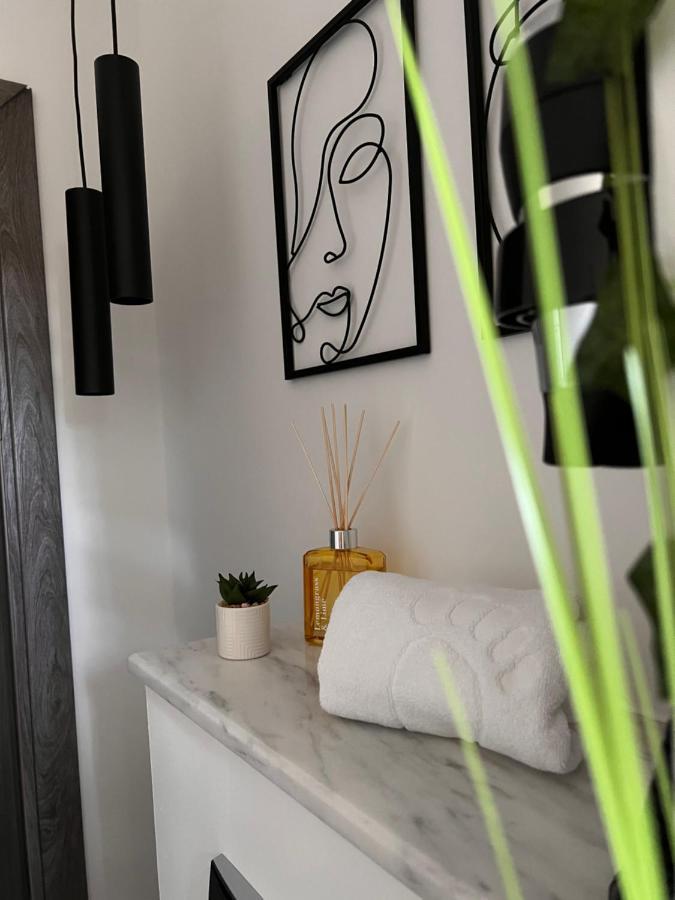 Caris Home Hunedoara Eksteriør bilde