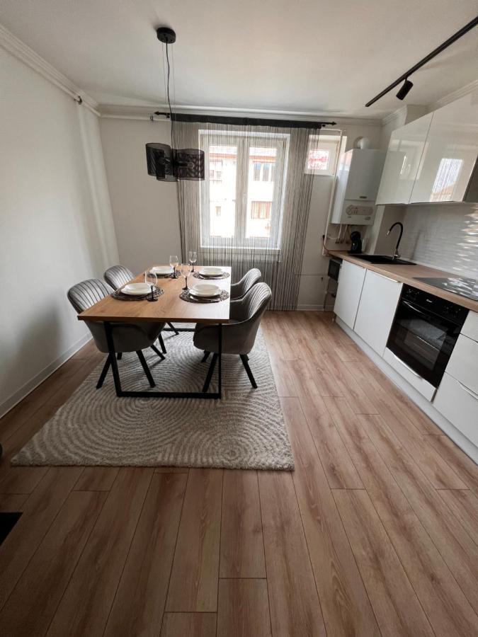 Caris Home Hunedoara Eksteriør bilde