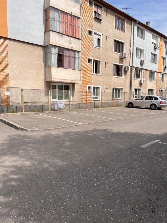 Caris Home Hunedoara Eksteriør bilde