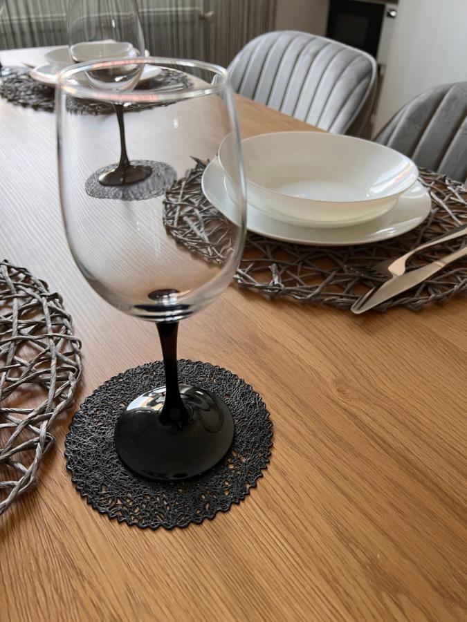 Caris Home Hunedoara Eksteriør bilde