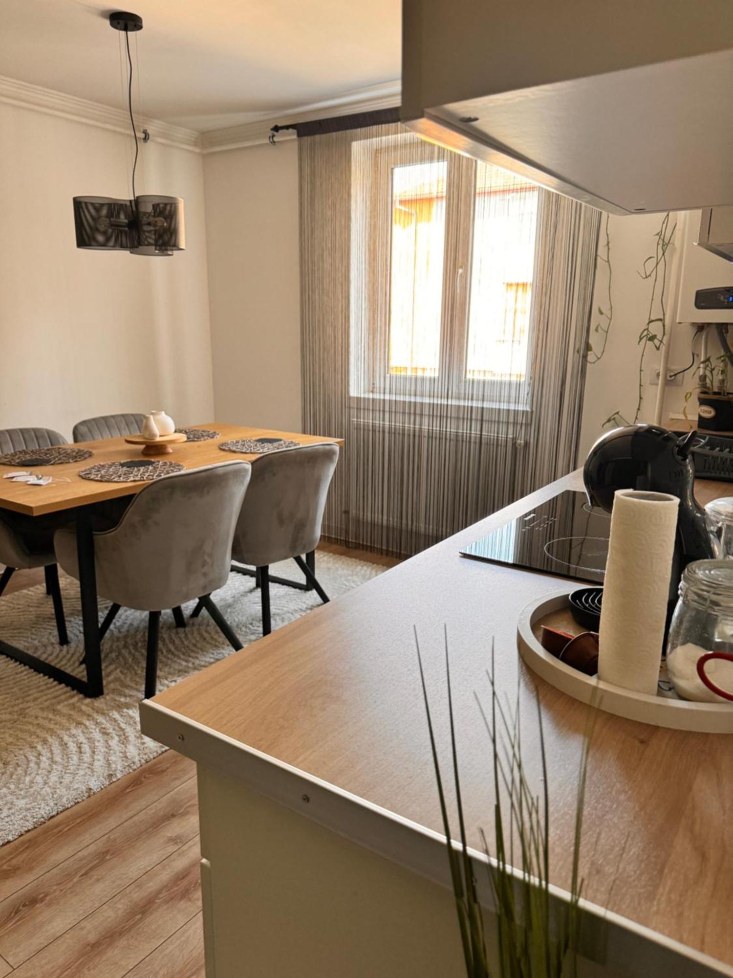 Caris Home Hunedoara Eksteriør bilde